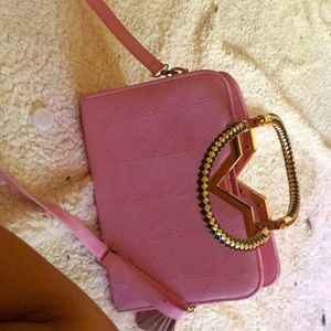 I’m selling a bright beautiful bag I am 15 and trying to earn money